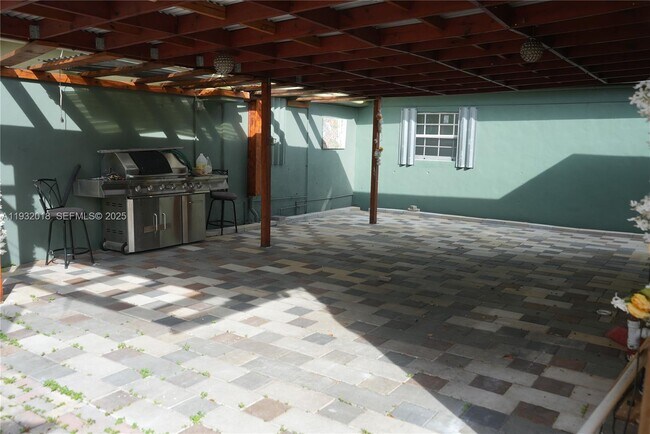 Building Photo - 3285 NW 97th St