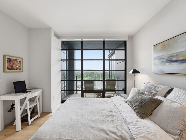 Building Photo - Designer-Furnished Waterfront Living at VIO Condominiums!