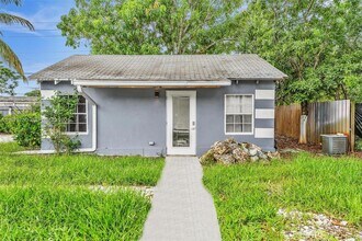 Building Photo - 394 SE 5th Ave