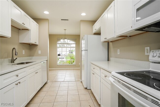 Building Photo - 1032 Halby Ave S