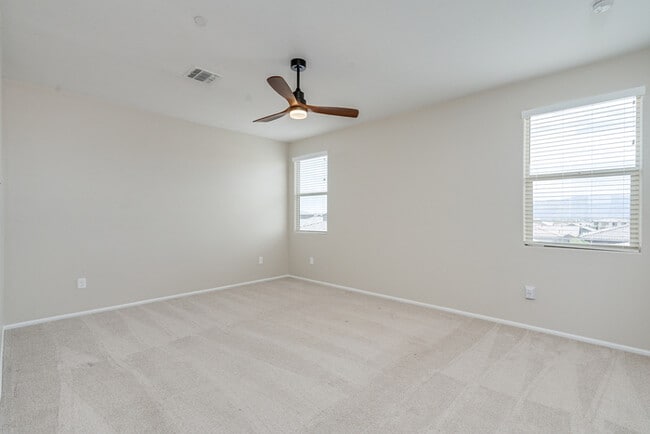 Building Photo - Stunning 2 Story with 4-Bedroom, 2.5-Bath ...