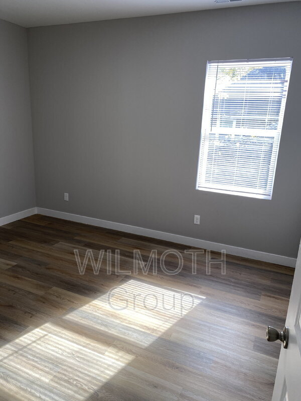 Building Photo - 929 N Beville Ave