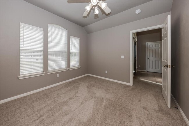 Building Photo - 8 Rosewood Cir