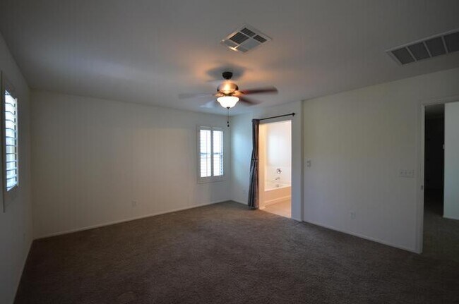 Building Photo - 995 S Cheshire Ln