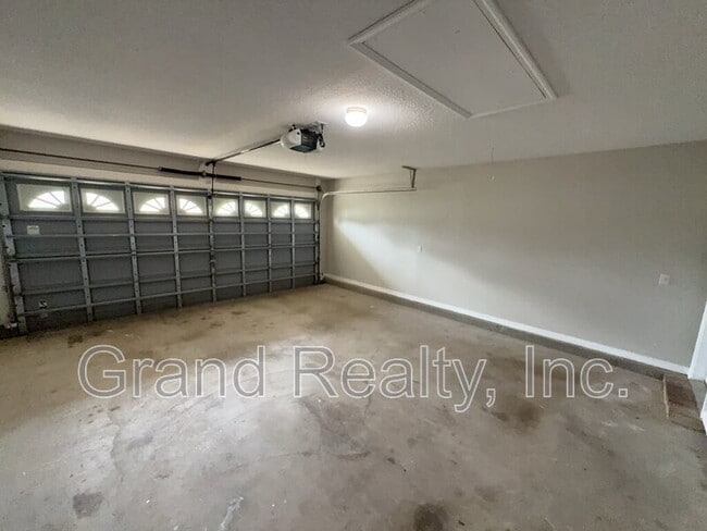 Building Photo - 179 Conquest Ave