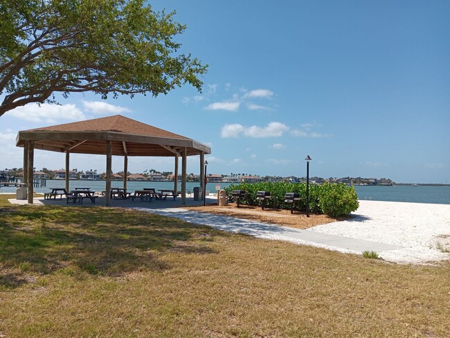Building Photo - Stunning views, great amenities for 55+ re...