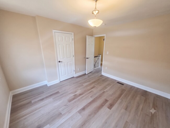 Building Photo - ??? UPDATED COZY 3 BEDROOMS AND 1.5 BATH HOME LOCATED IN NORTHEAST/LAWNCREST!!! ???