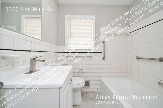 Building Photo - 1312 5 Mile Rd