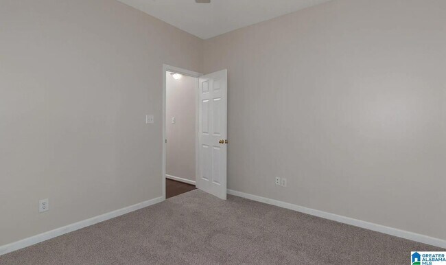 Building Photo - 115 Charlton Ln