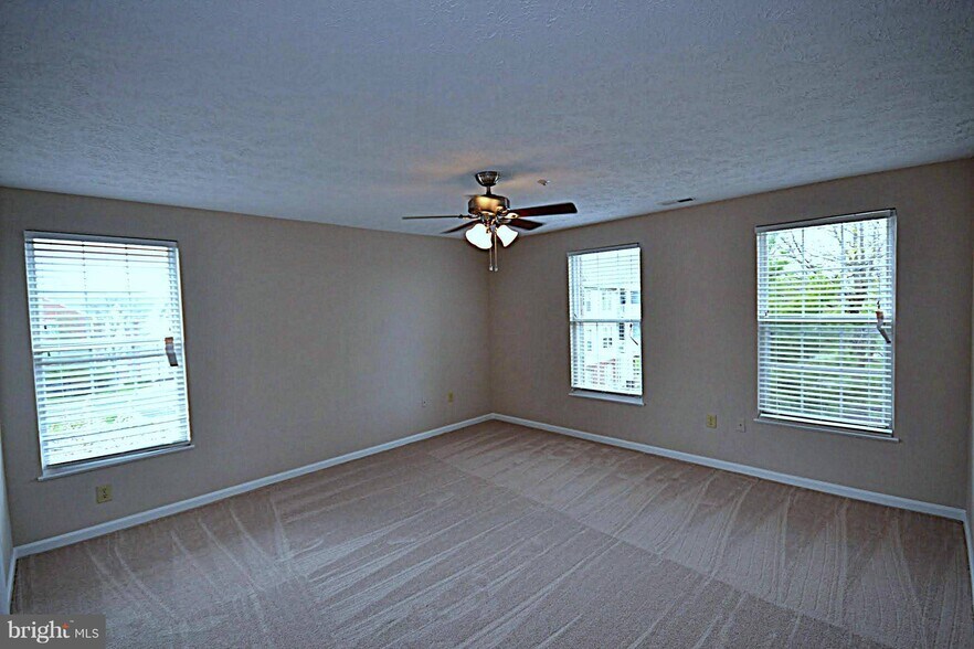 Building Photo - 2458 Apple Blossom Ln