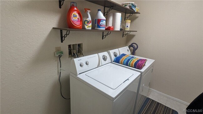 Building Photo - 9664 W Plantation Ln