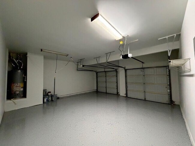 Building Photo - 4805 Carriage Bridge Ln