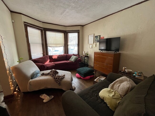 Building Photo - 2579 N Frederick Ave