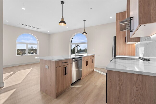 Building Photo - 453 Franklin St