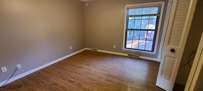Building Photo - 4BR 3BA SFH with Full Finished Basement