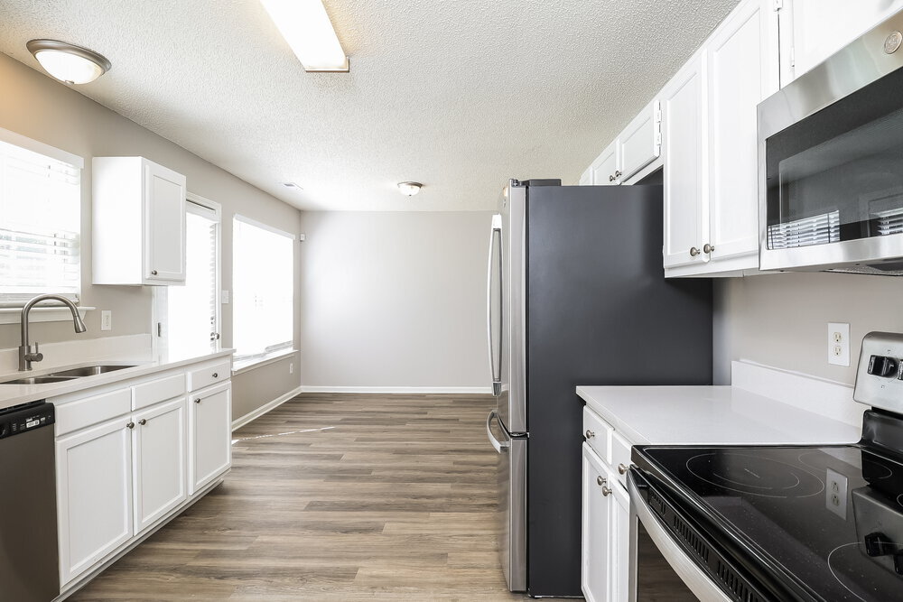 Building Photo - 2749 Fairstone Ave