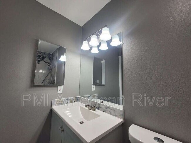 Building Photo - 1321 Oak Terrace Ct