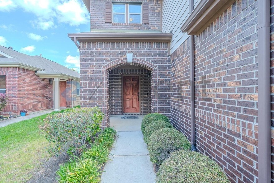 Building Photo - 2730 Volute