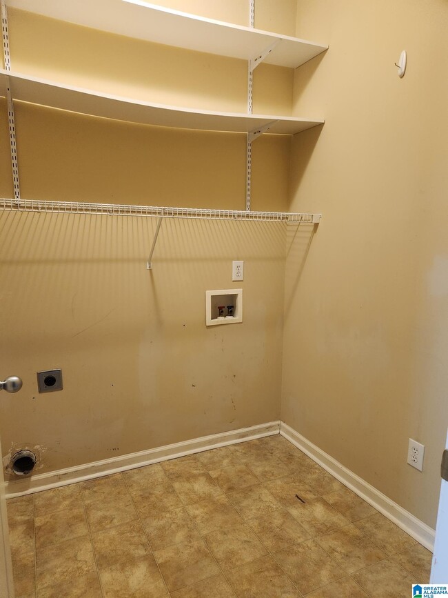 Building Photo - 108 Holland Trail