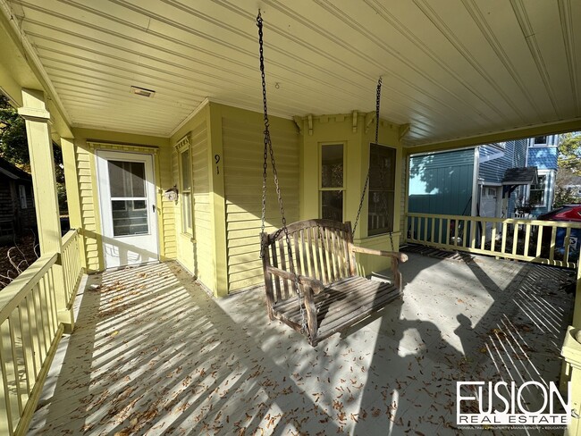 Building Photo - Spacious 3-Bedroom Home Close to UVM Medic...