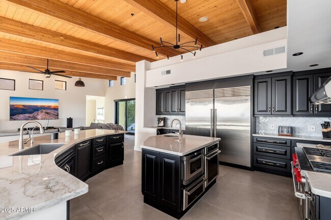 Building Photo - 9525 E Buckskin Trail