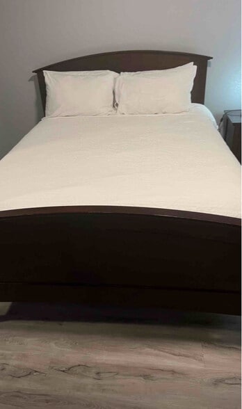 Building Photo - 4108 Liverpool St