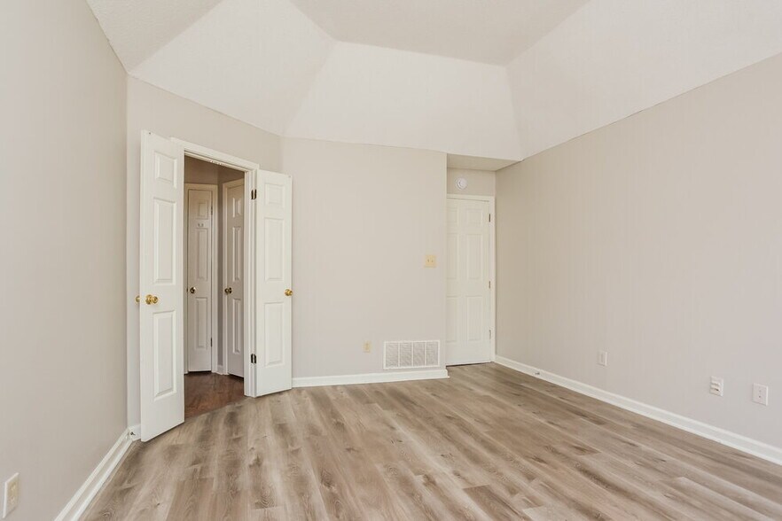 Building Photo - 7117 Puddin Ln