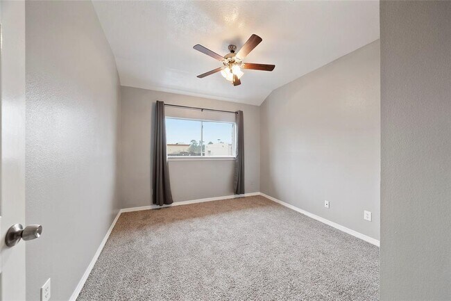 Building Photo - 10815 Norchester Village Dr