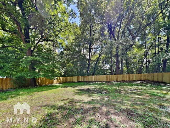 Building Photo - 2432 Kimbark Woods Cove