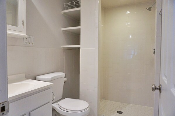 Building Photo - 23 Lambert St