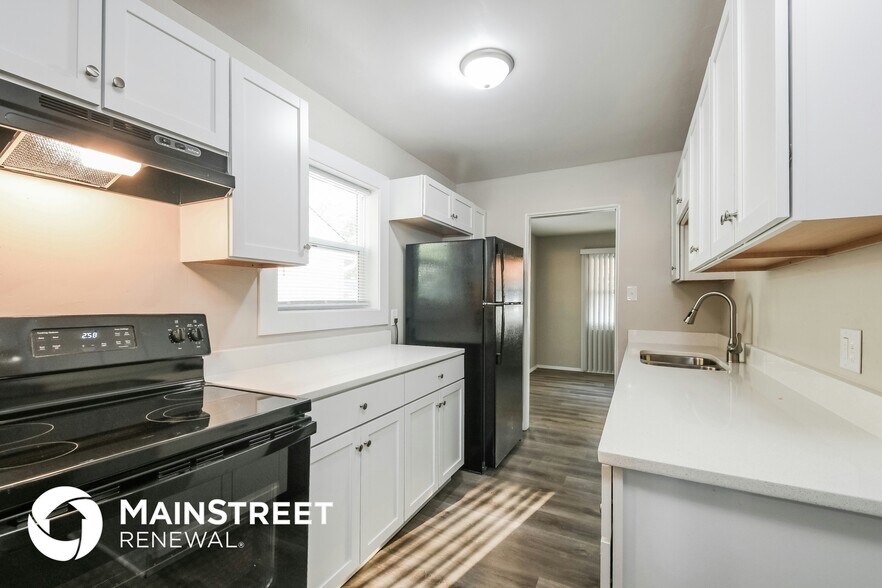 Building Photo - 4769 N Mitchner Ave