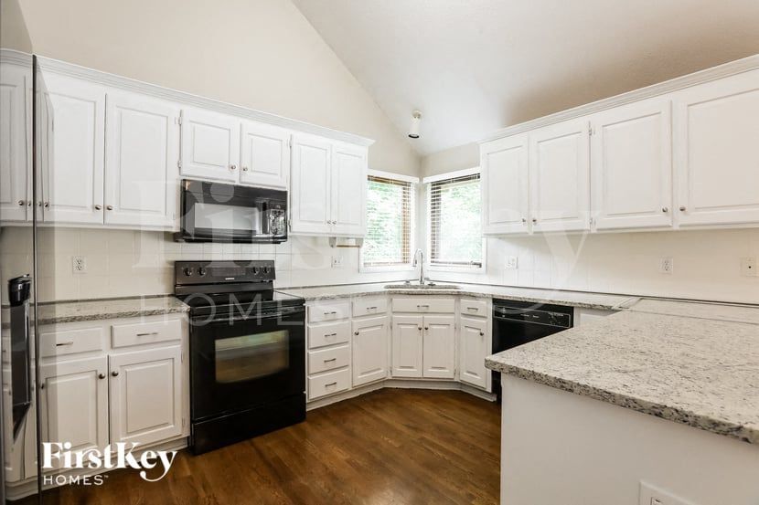 Building Photo - 8236 N Hope Ave