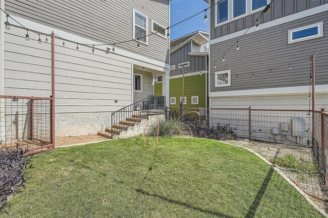 Building Photo - 2917 Stock Dr