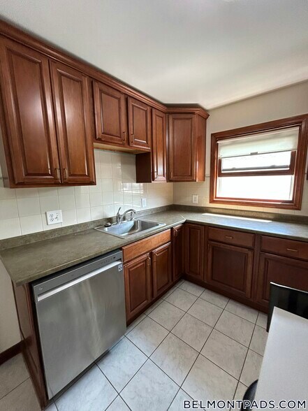 Primary Photo - 70 Unity Ave
