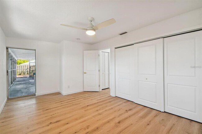 Building Photo - 1949 Dolphin Blvd S