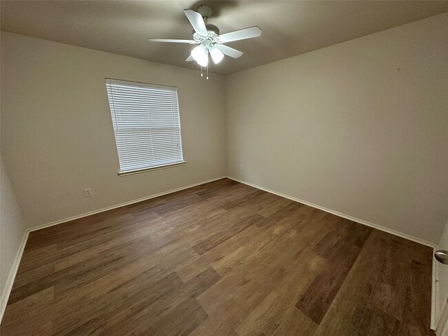 Building Photo - 10427 Hamlet Vale Ct