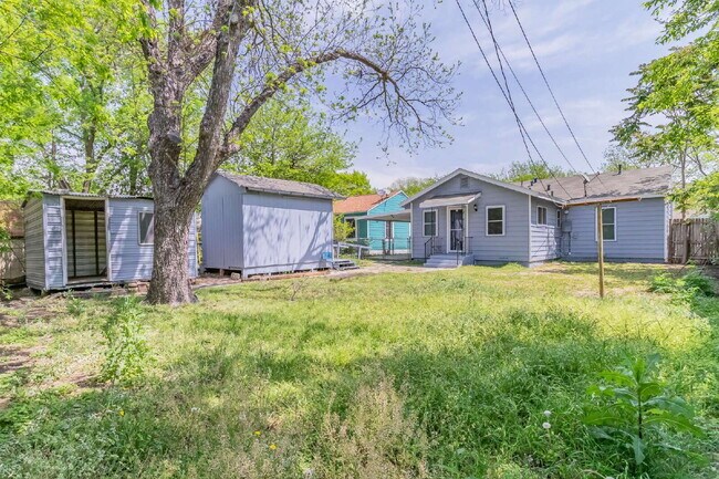 Building Photo - Beautiful home in a great location