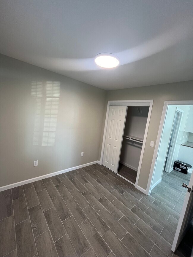 1st bedroom - 1524 Lark St