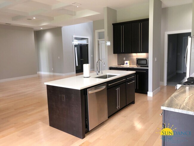 Building Photo - Stunning 4 Bedroom Custom Built Lake Front Home!