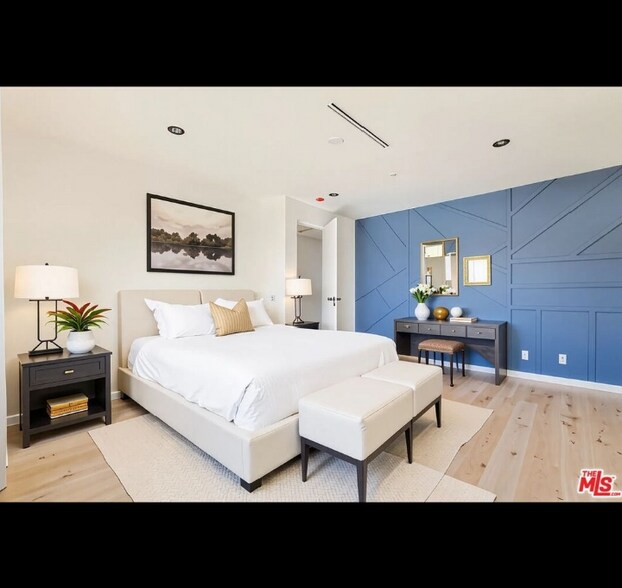 Building Photo - 1610 Viewmont Dr