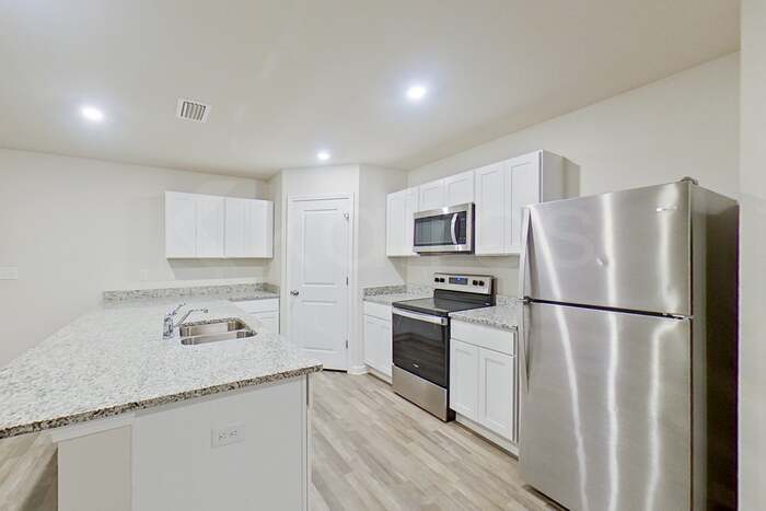 Building Photo - 21617 Yosemite Blvd