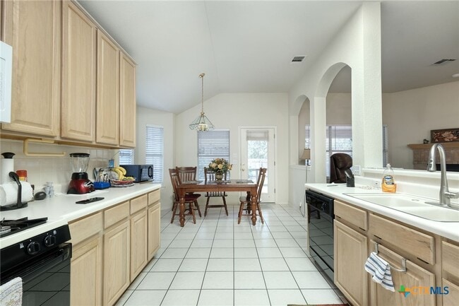 Building Photo - 1421 Spiderlily View