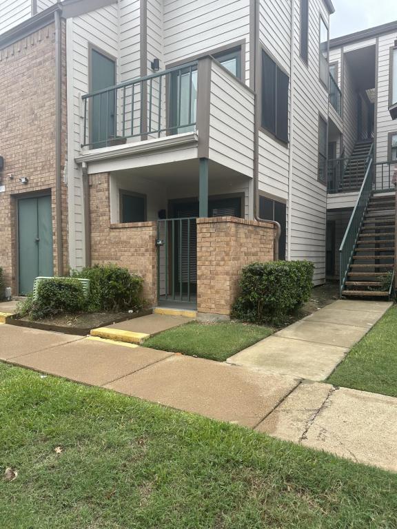 Primary Photo - 2300 Balsam Dr