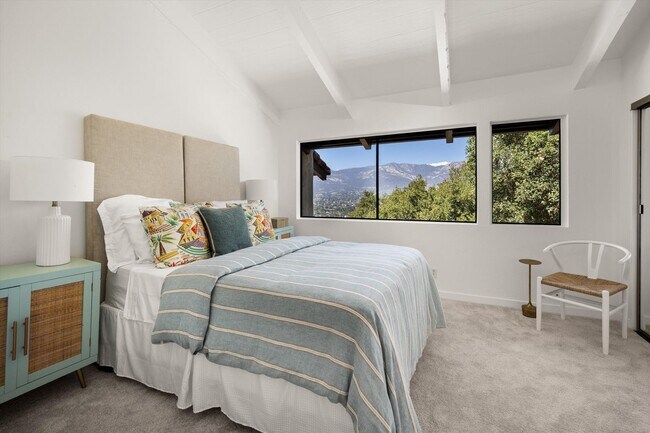 Building Photo - The Highlands-Unfurnished 2 bdrm Condo-Avail Now!