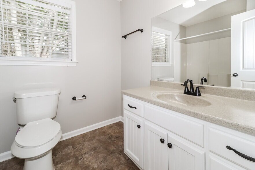 Building Photo - 7546 Dogwood Ln