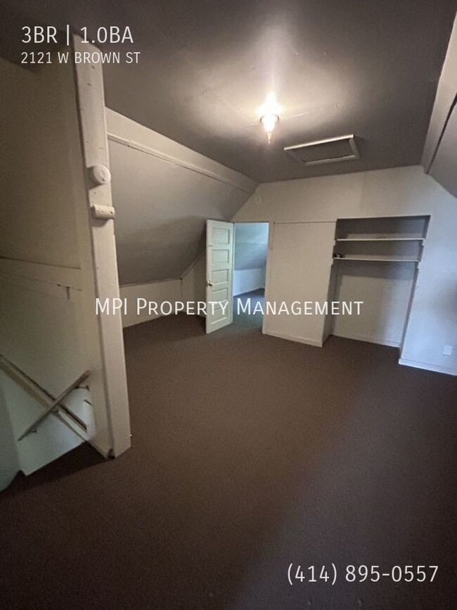 Building Photo - 2121 W Brown St