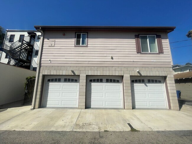 Building Photo - 916-920 Poli