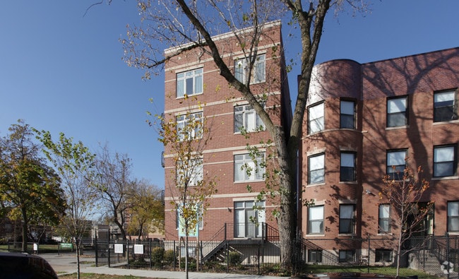 Building Photo - 4040 S Prairie Ave