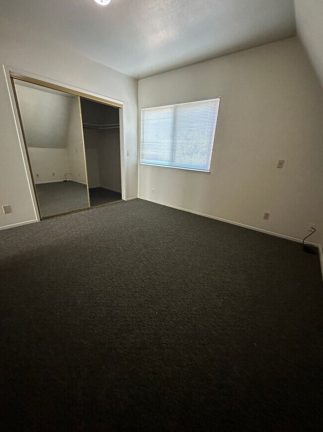 Building Photo - 2031 Oroville-Chico Hwy