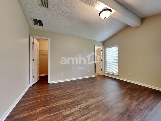 Building Photo - 945 Cherry Point Way